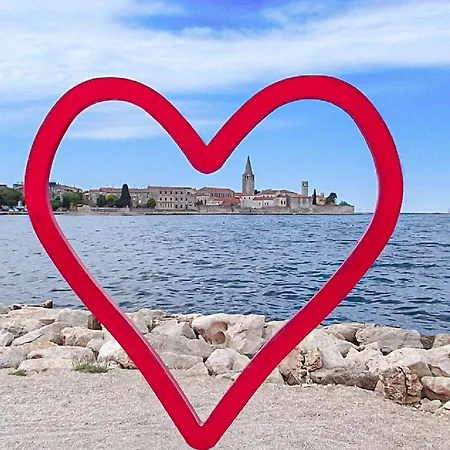 Διαμέρισμα Away From 2