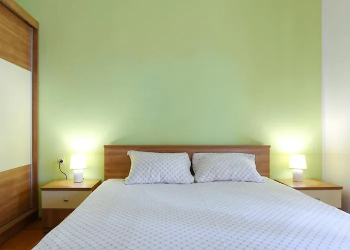 Away From 2 公寓 *