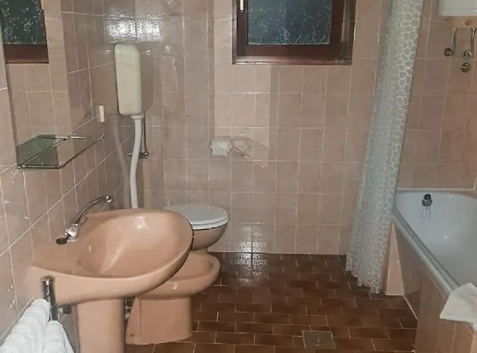 Away From 2 Apartman