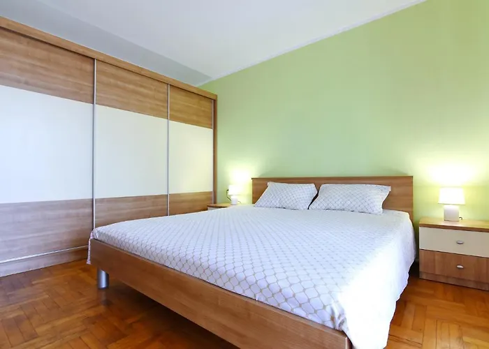 Apartamento Away From 2 *